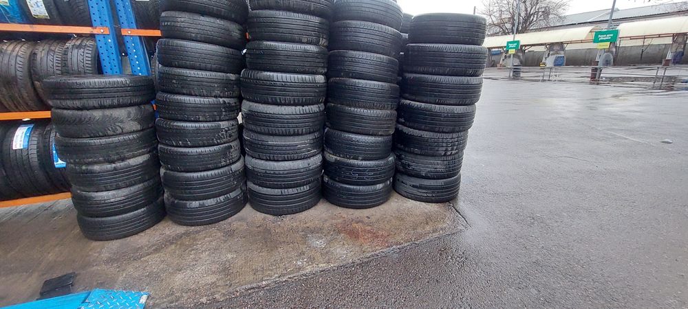 215 55 R17 Goodyear trecker 2