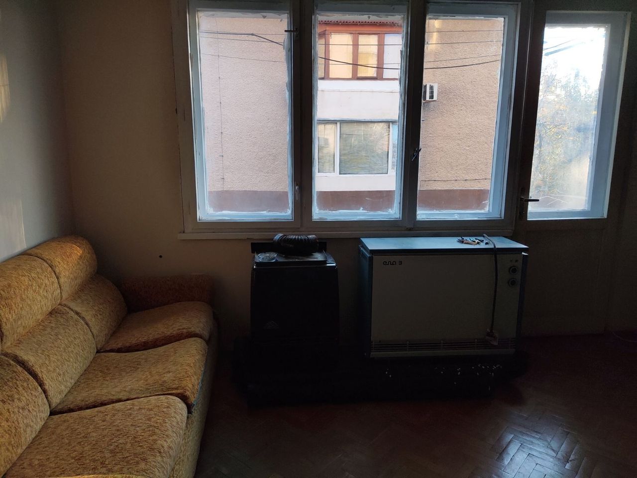 Продава се Четиристаен апартамент в Ловеч, Център - 91 кв.м за 869 €/кв.м - Снимка #19
