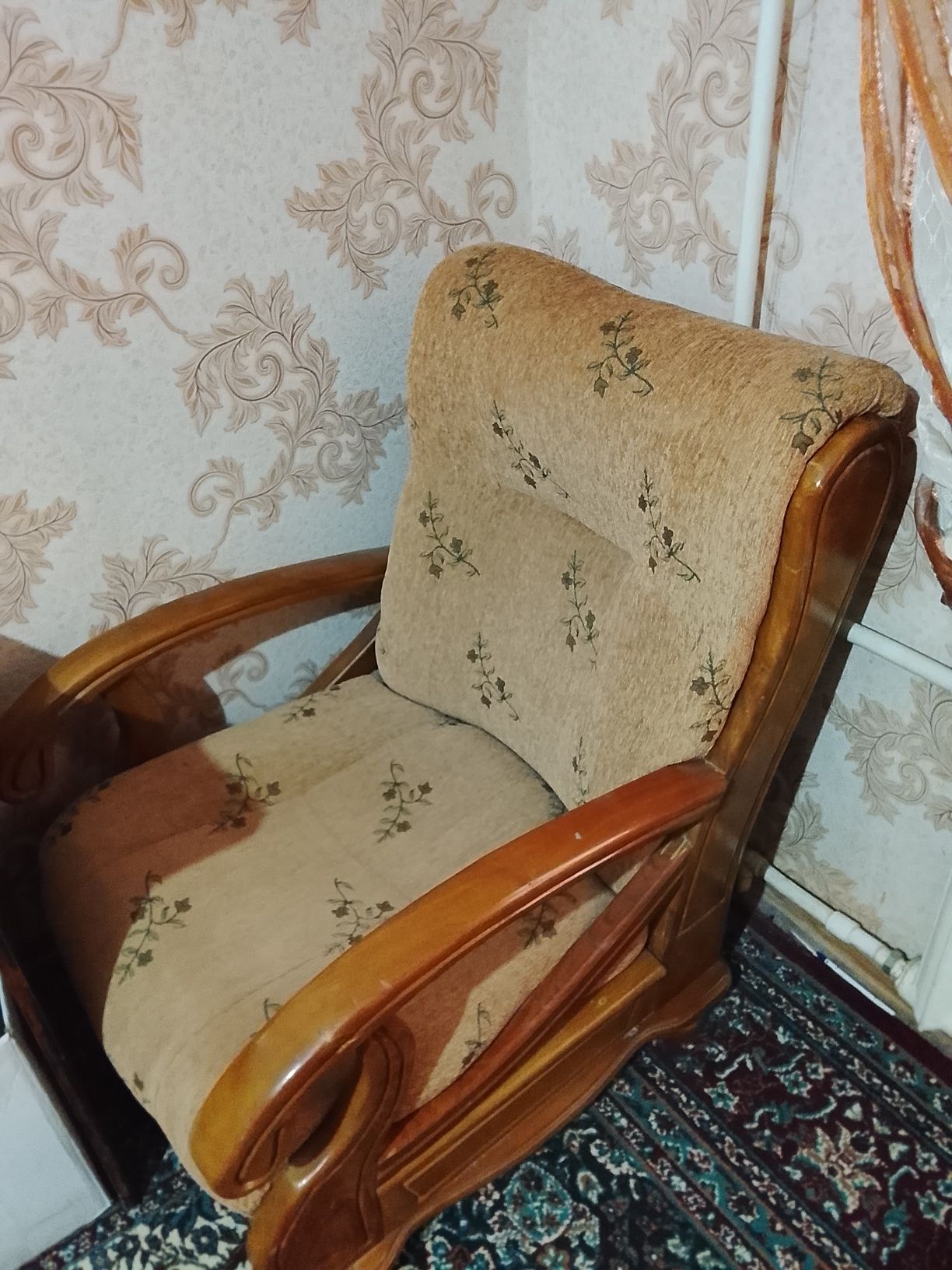 Качественная мебель из орехового дерева