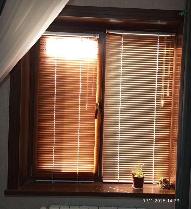 Жалюзи б/у на 3 окна