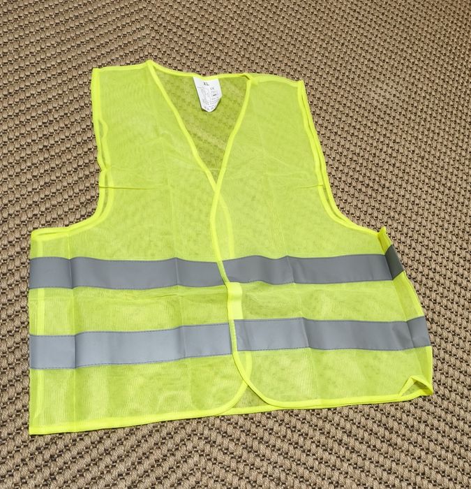 спец одежда. светоотражающий жилет