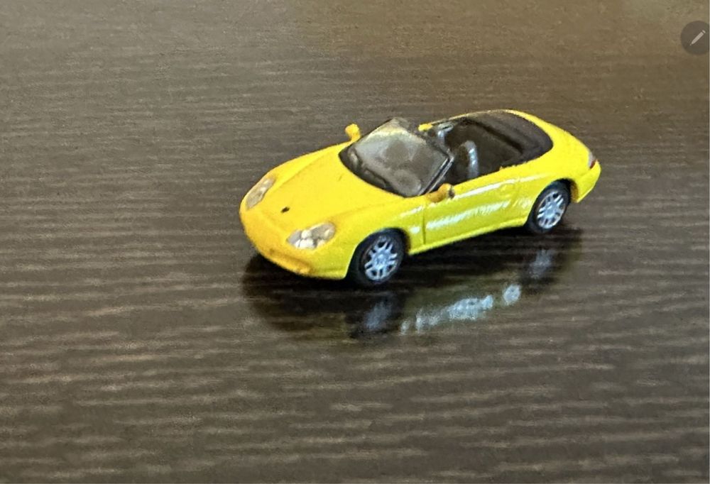 Machete auto CARARAMA 1/72