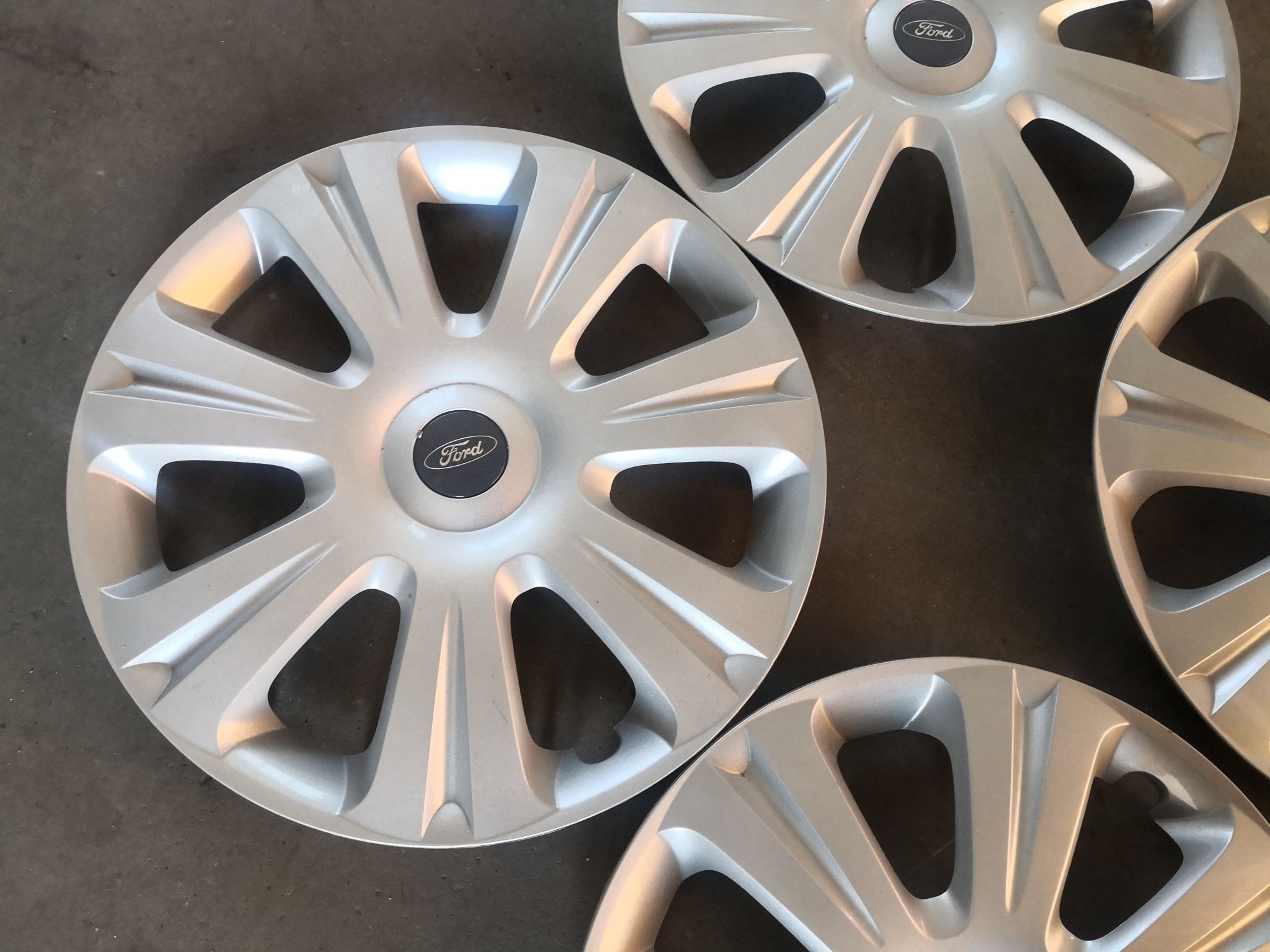 Тасове оригинални за форд Ford 16 цола