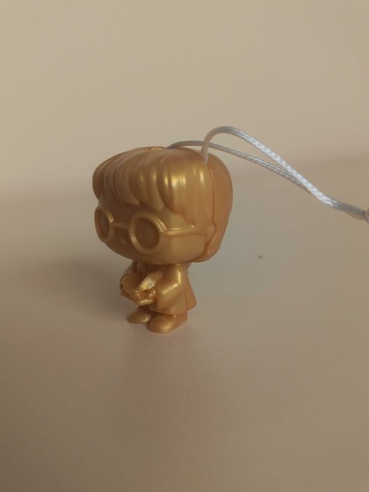 golden harry potter Kinder Joy
