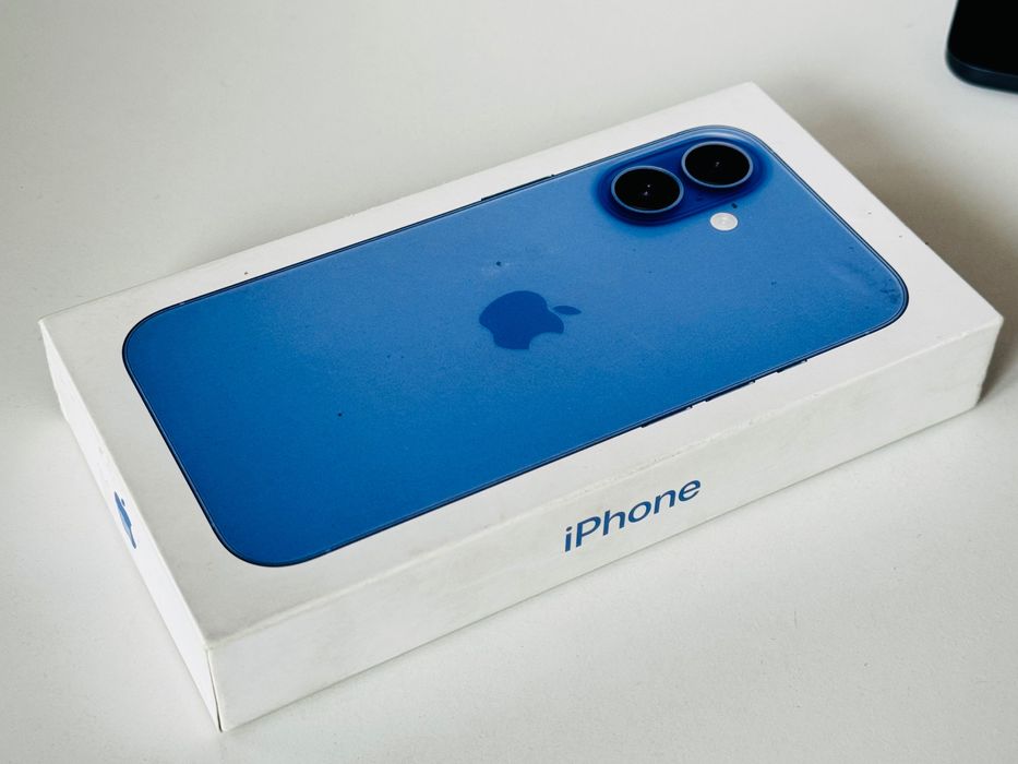 Iphone 16 128GB Ultramarine Гаранция 1 година