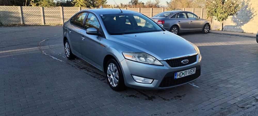 Vând Ford Mondeo 1.8