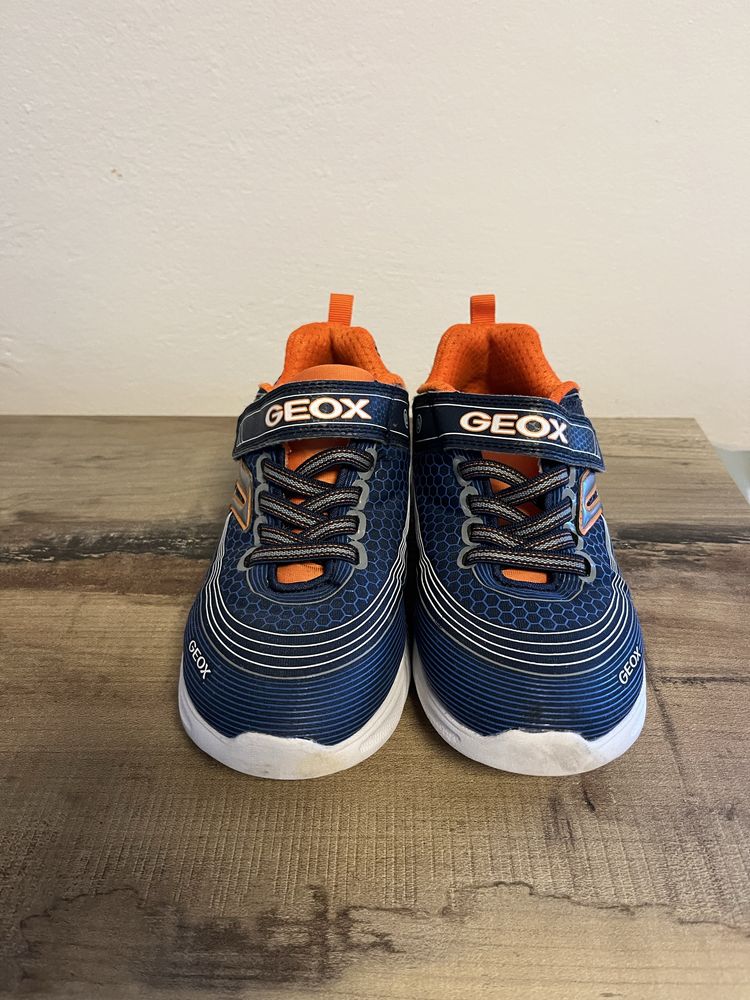Adidasi GEOX marimea 34