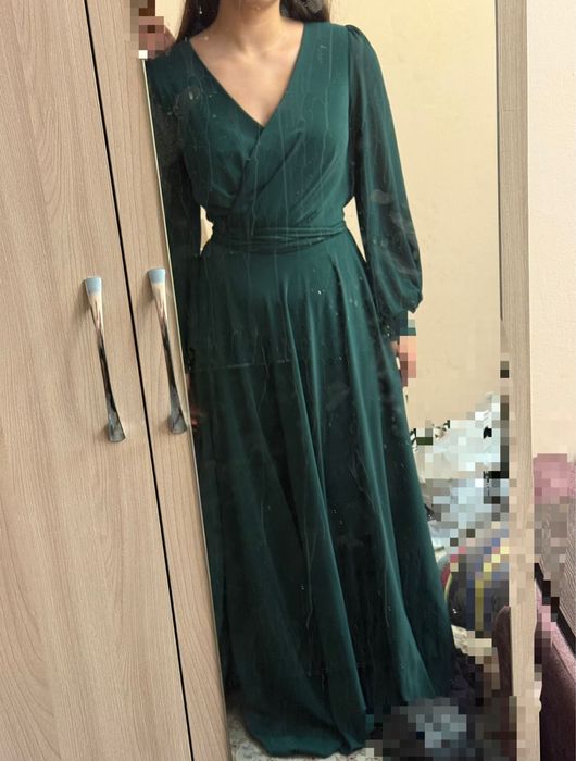 Вечернее изумрудное платье