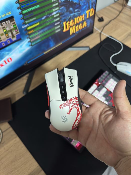 Беспроводная игровая мышь Bloody R90 plus NARAKA edition