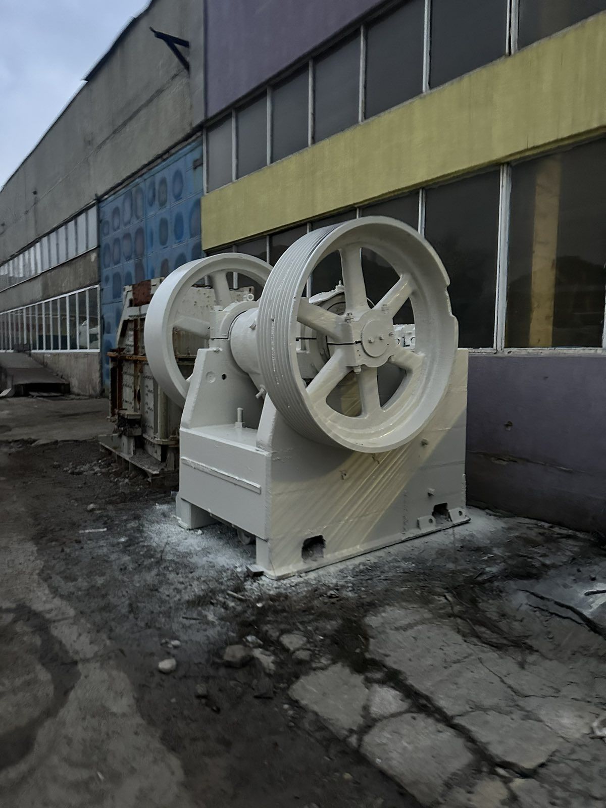 Челюстна трошачка ОМ35 600/900