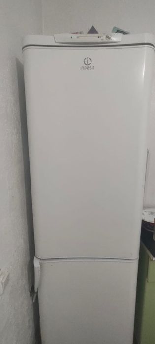 Продам холодильник