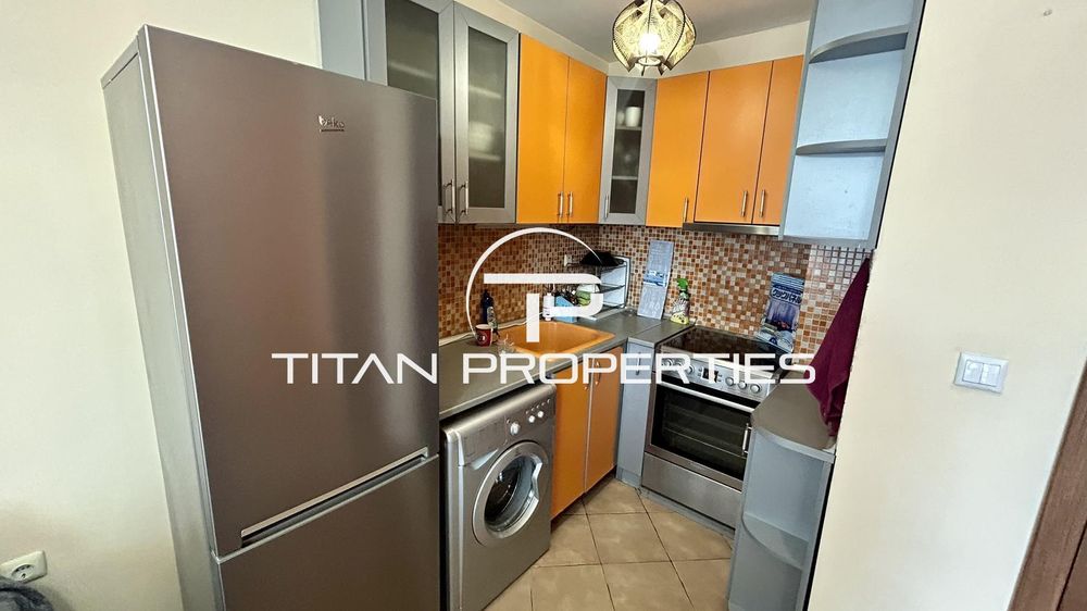 Дава се под наем Тристаен апартамент в Бургас, Възраждане - 90 кв.м за 408 € - Снимка #1