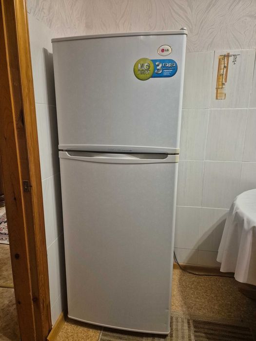 Холодильник LG белый
