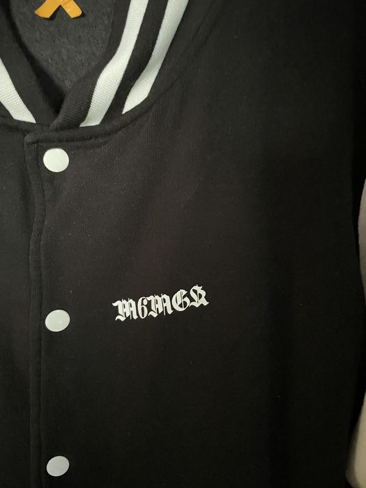 Merch MGK geacă
