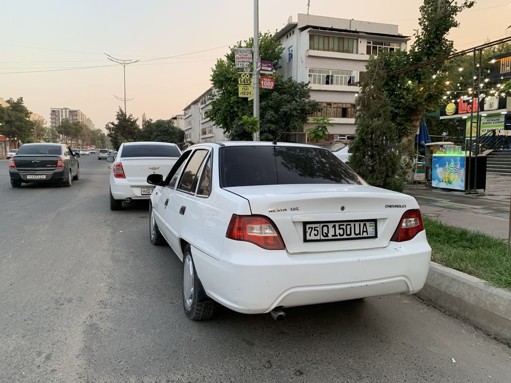 Nexia 2 sotiladi yaxshi holatda