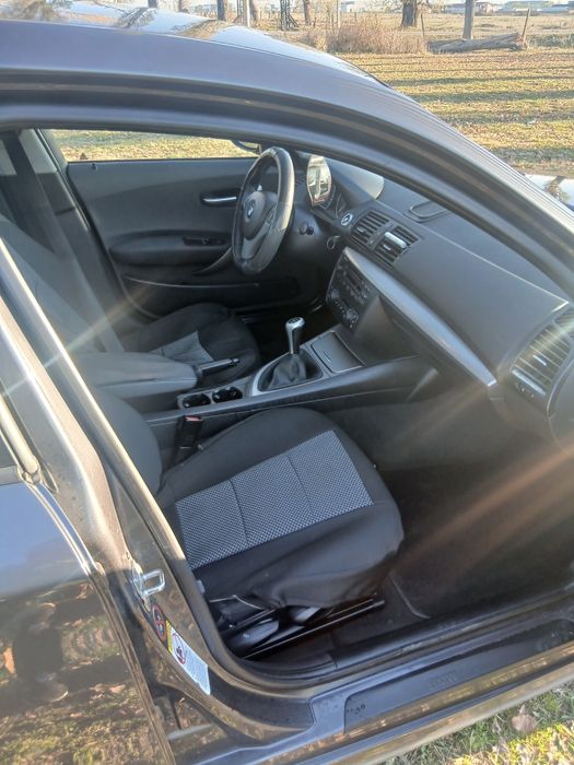 Vând sau schimb bmw seria 1