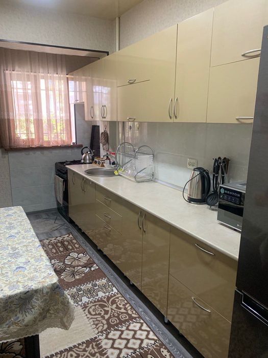 Продаю 3-комнатную квартиру в районе Первушка, Элбек  72 кв.м 3/2/9