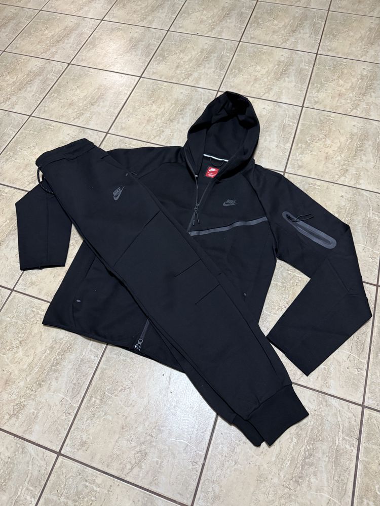 Trening Tech Fleece Nike marimea S,M, L, XL, XXL