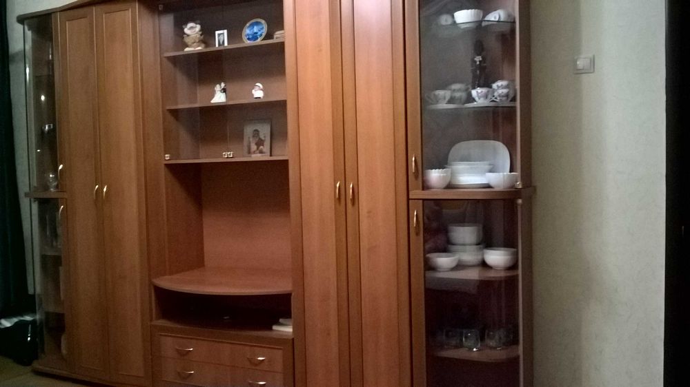 продам горку в гостиную