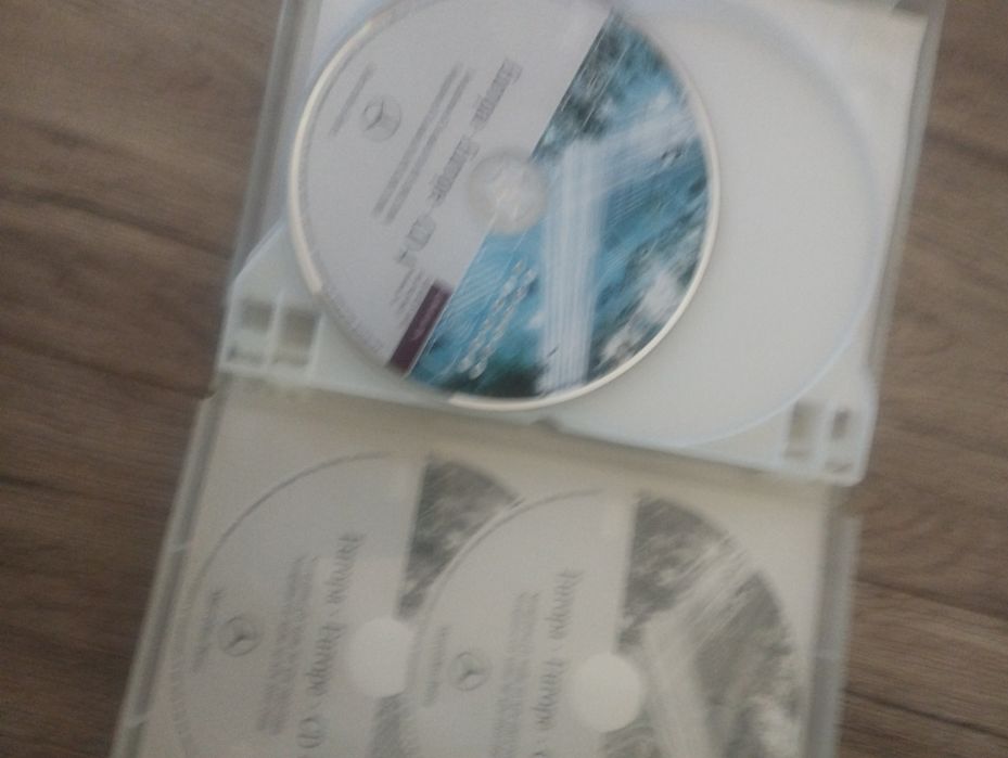 Продавам CD за навигация на Мерцедес