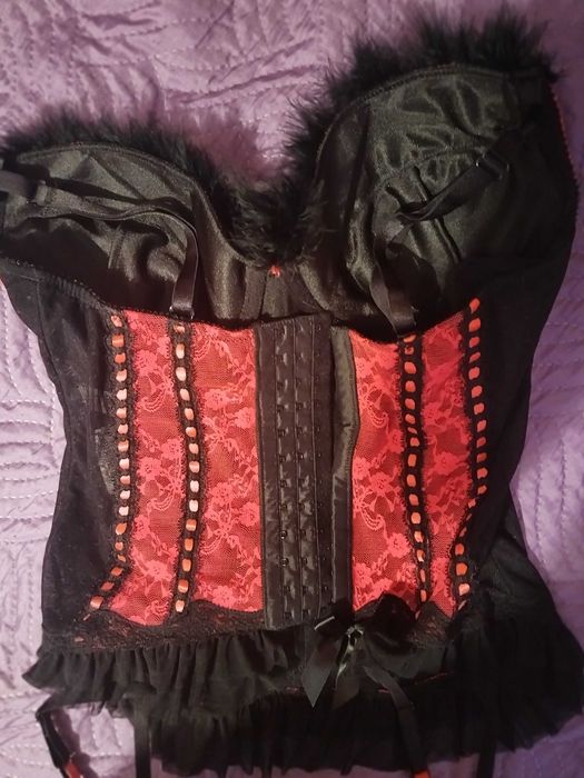 Дамски корсети различни