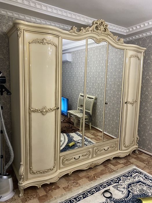 Спальный гарнитур