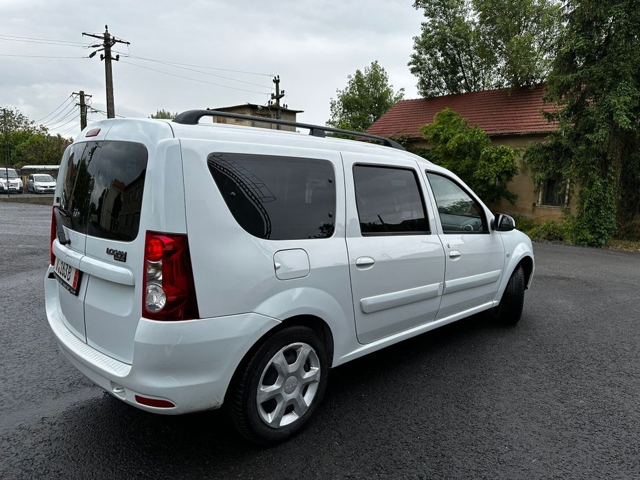 2011 Dacia Logan MCV 7 Locuri - BlackLine - 1.6 8v 87cp E5 - Clima!