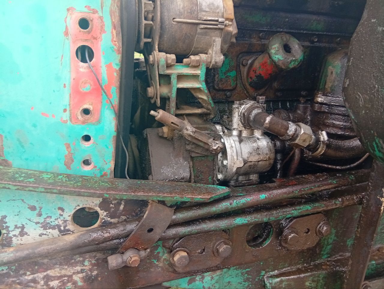 TRAKTOR LTZ. Akkumulyator yangi 100 talik.