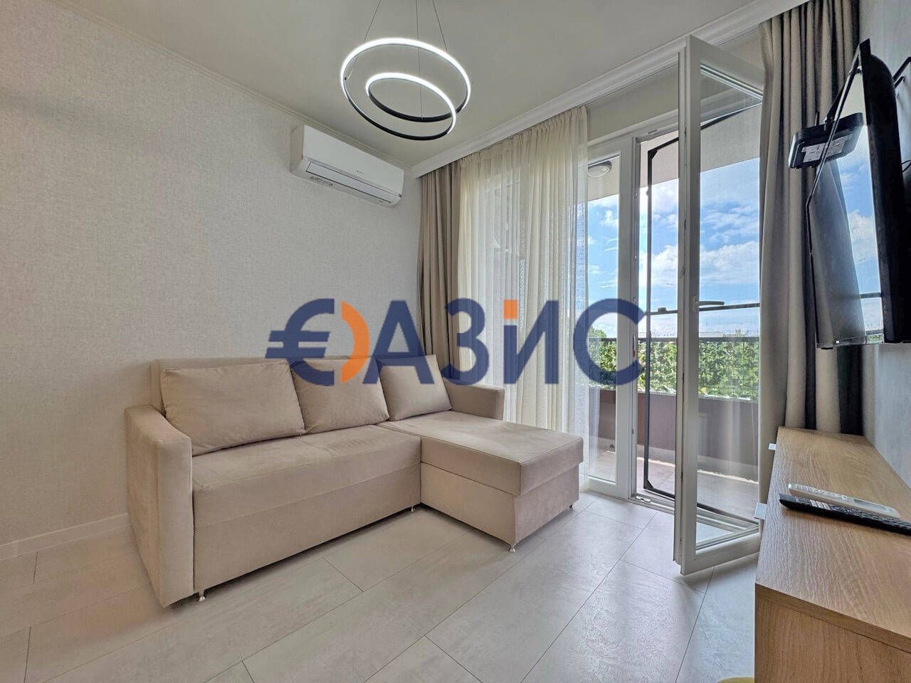 Продава се Двустаен апартамент в к.к. Слънчев бряг - 52 кв.м за 1991 €/кв.м - Снимка #3