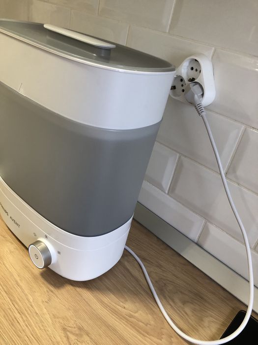 Sterilizator si uscator biberoane Philips Avent
