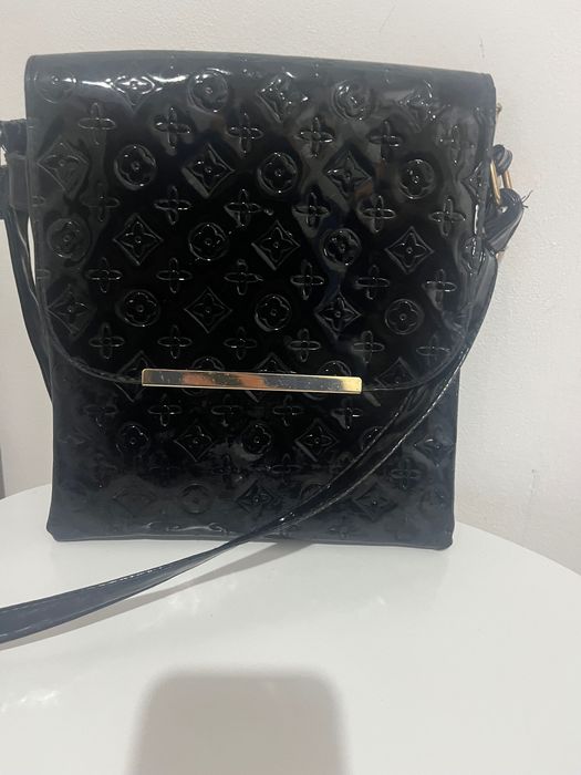 Дамска лачена чанта с принт Louis Vuitton