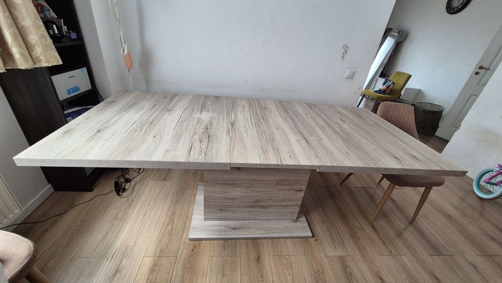 Masa living extensibila + 4 scaune