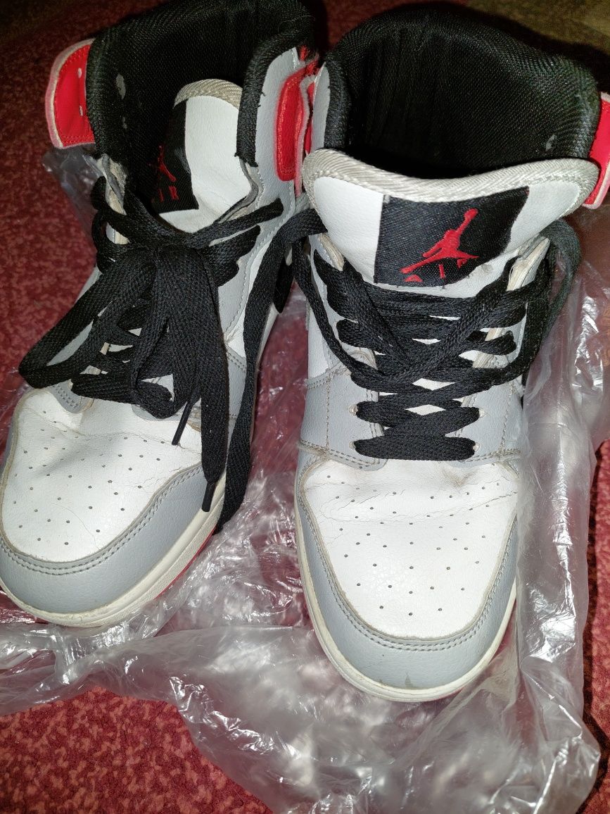 Кроссовки Nike Jordany 37 размер