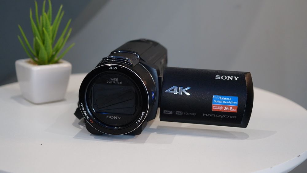 Sony FDR-AX 43 - 4К - Видео камера