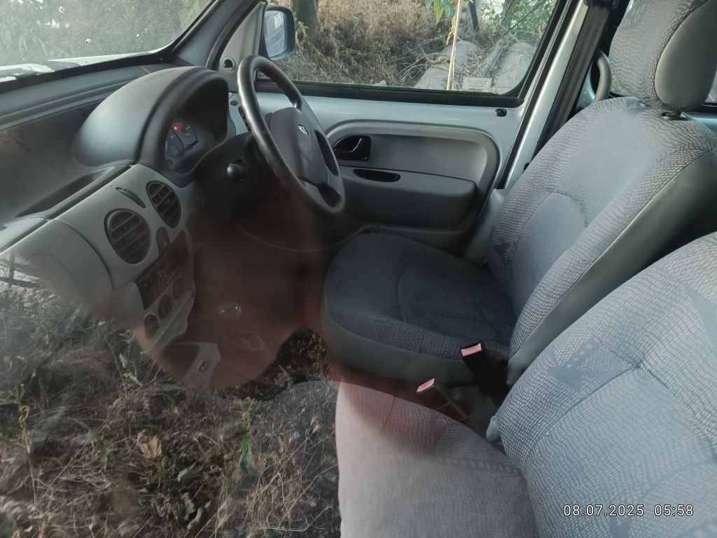 Продавам рено канго