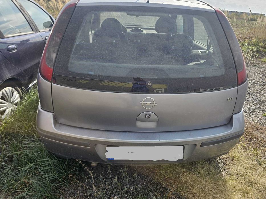 Vand / dezmembrez Opel Corsa 1.2 benzina
