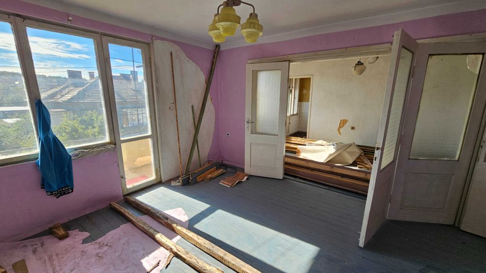 287-Продава се етаж от кооперация в кв. "Добровски“