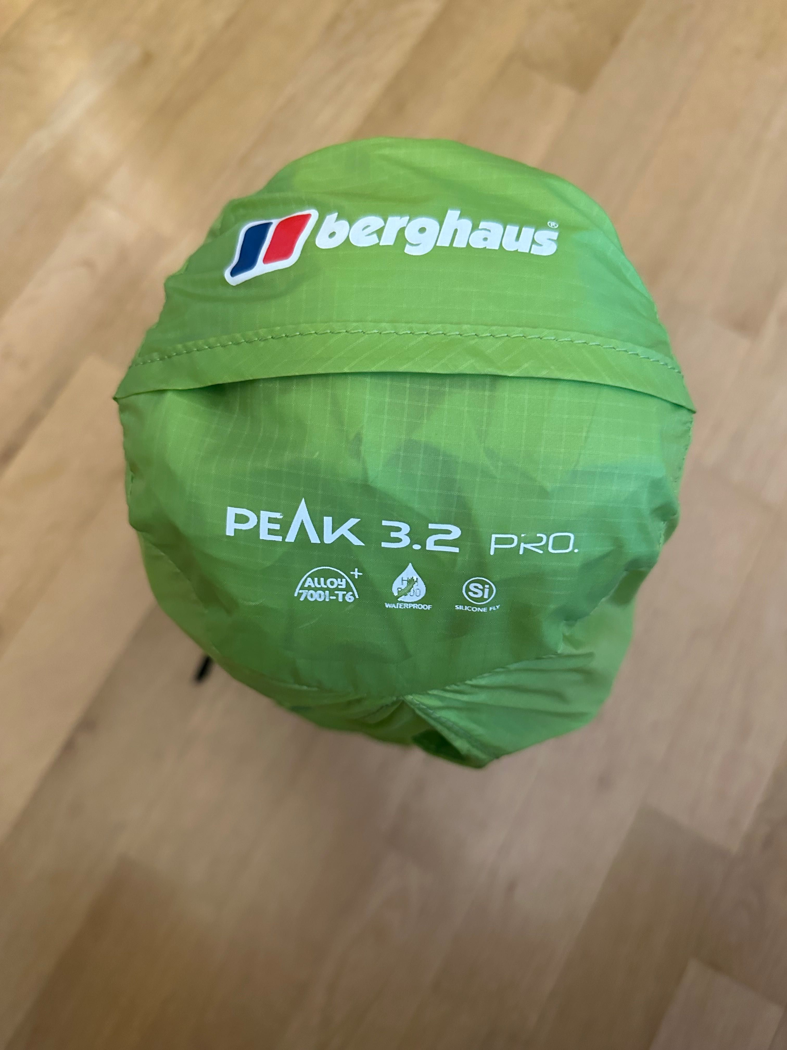Berghouse Peak 3.2 pro Двуместна Палатка. Чисто Нова.