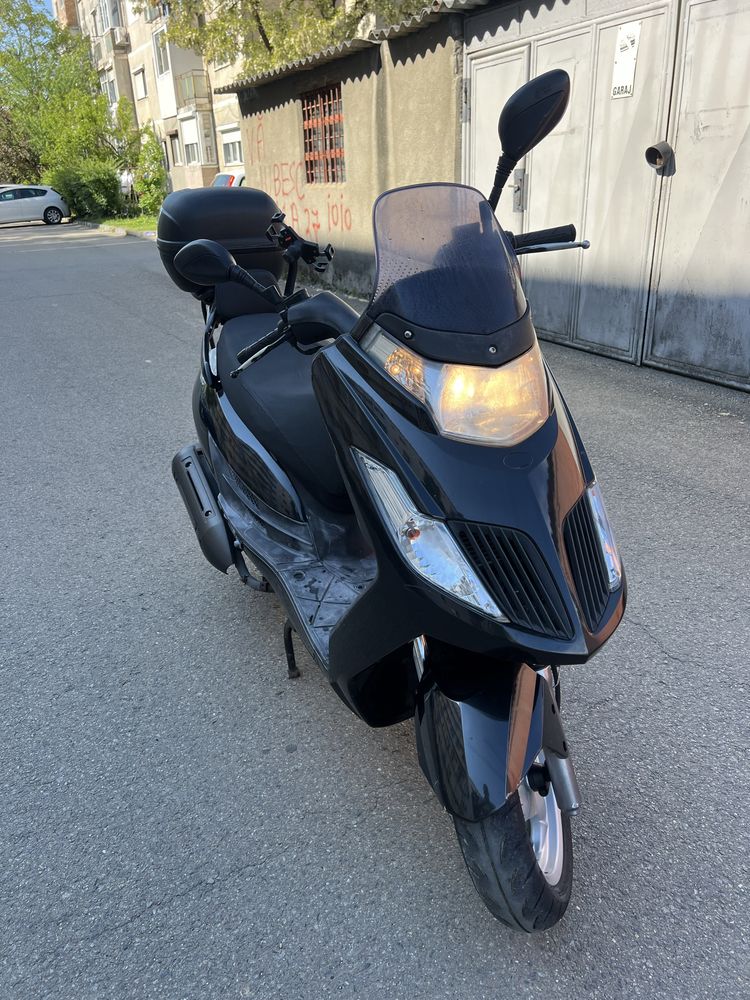 Scuter KYMCO 200cc Injectie an 2010