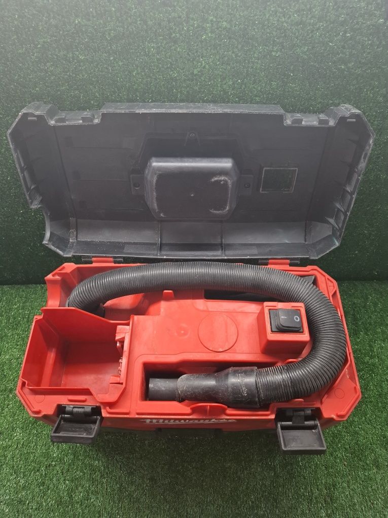 Прахосмукачка на Milwaukee M18 VC-2