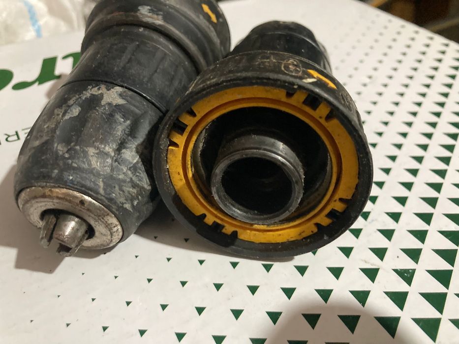 Mandrine Dewalt cu Prindere Rapida pentru Metal