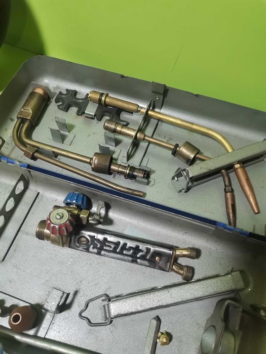 Trusa taiere și sudura profesionala cu cărucior și compas, și furtune