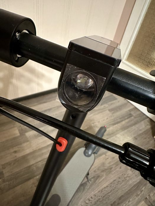 Електрическа тротинетка с макс скорост 25 km/h