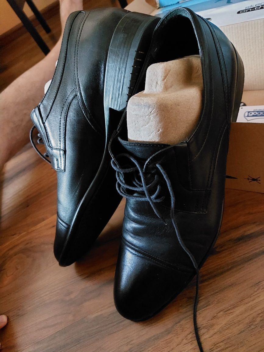 Качественные туфли кожанные , чёрные размер 46- 47 размер