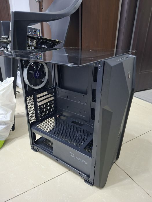 Carcasa Aqirys ATX