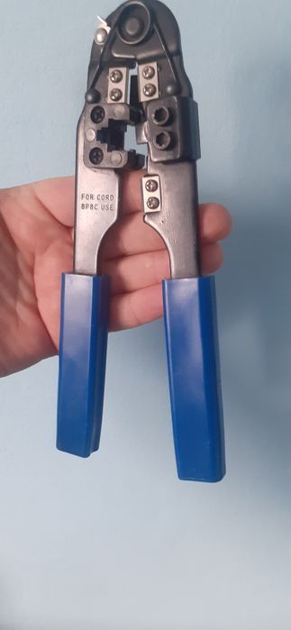 Clește sertizare tip 8P8C pentru cabluri conexiune pt. montaj internet