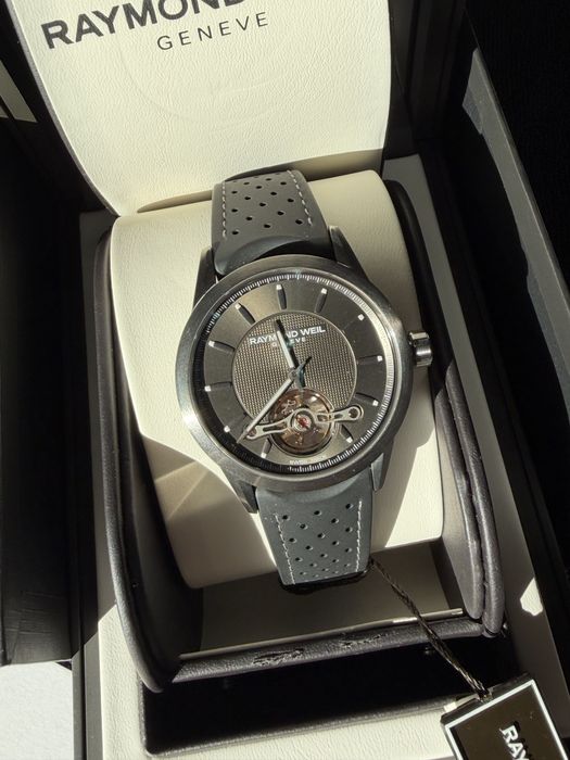 *Чисто нов* Автоматичен часовник Raymond Weil Freelancer 42mm