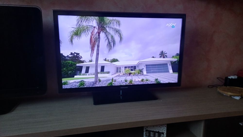 Vând televizor Panasonic