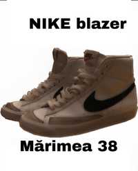 Nike blazer marimea 38