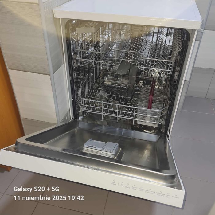 Vând mașină de spălat vase